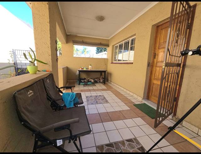 3 bed property to rent in VILLIERIA